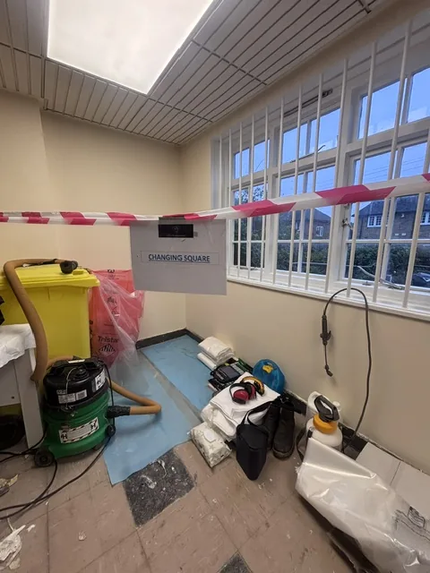 Asbestos floor tile and bitumen removal in Pimlico